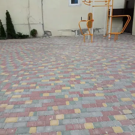 On Velyka Arnauts'ka Str Апартаменты *
